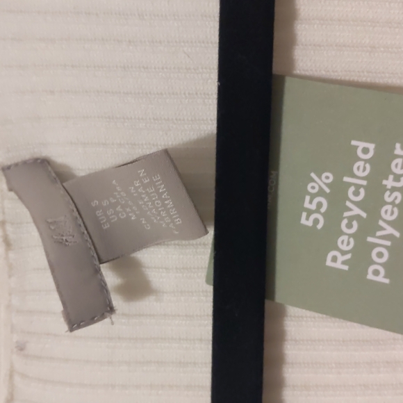 H&M White Sweater (Size Small) - Picture 2 of 2